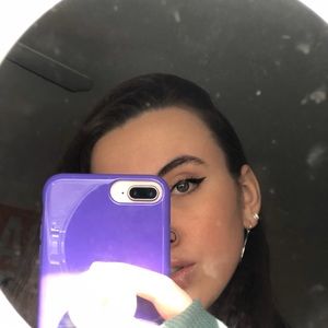 Meet your Posher, Alexis